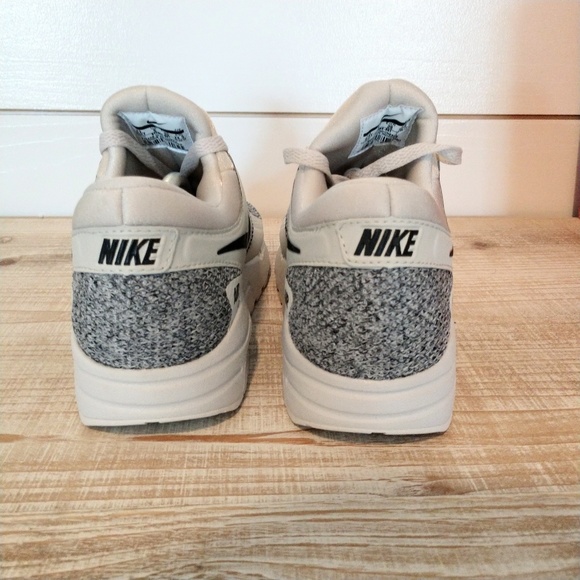 🎉SOLD 🎉NEW Nike AIR MAX SE - Picture 5 of 7